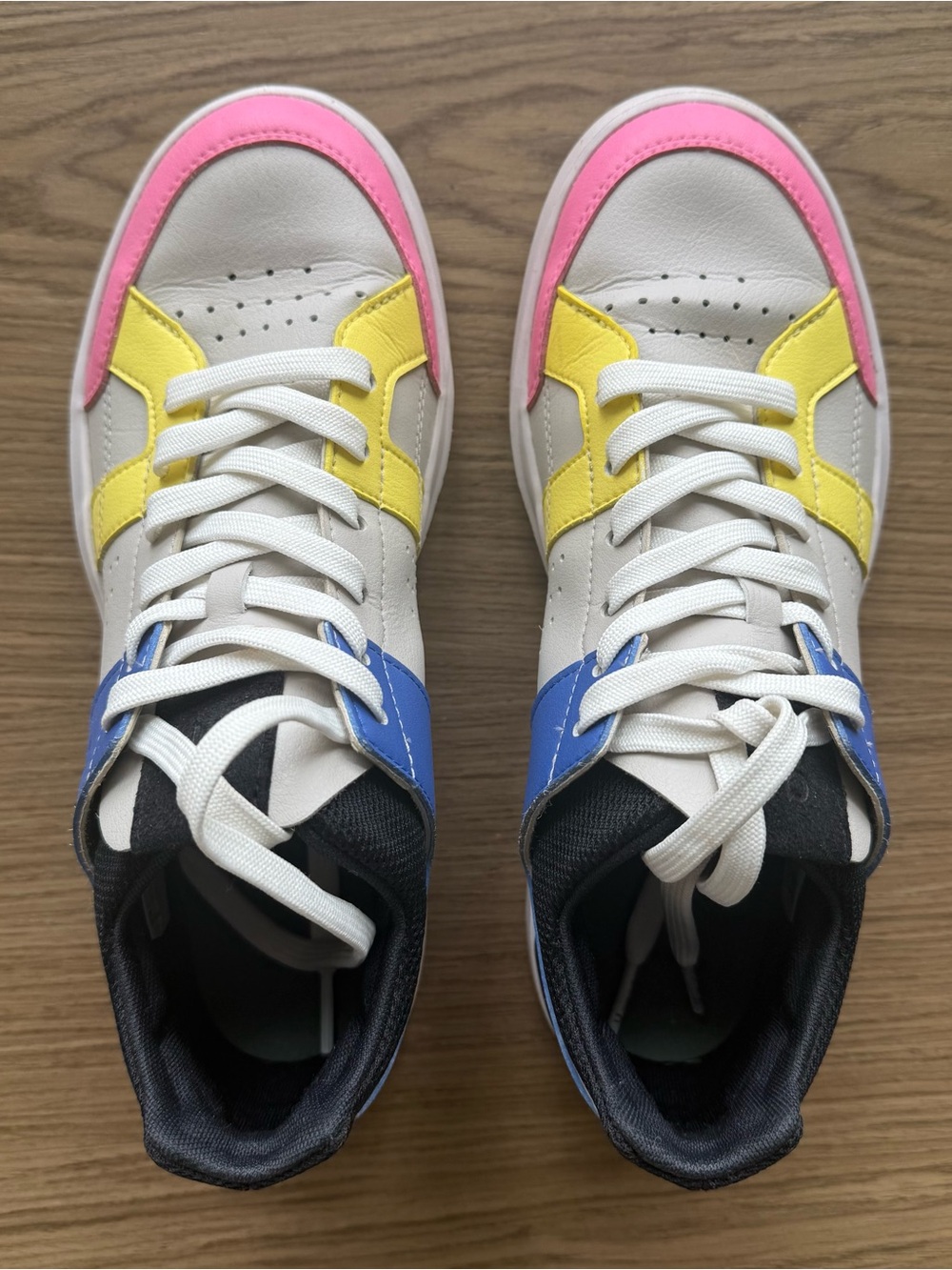 On Running THE ROGER Clubhouse. Women sneakers. Size 7.5